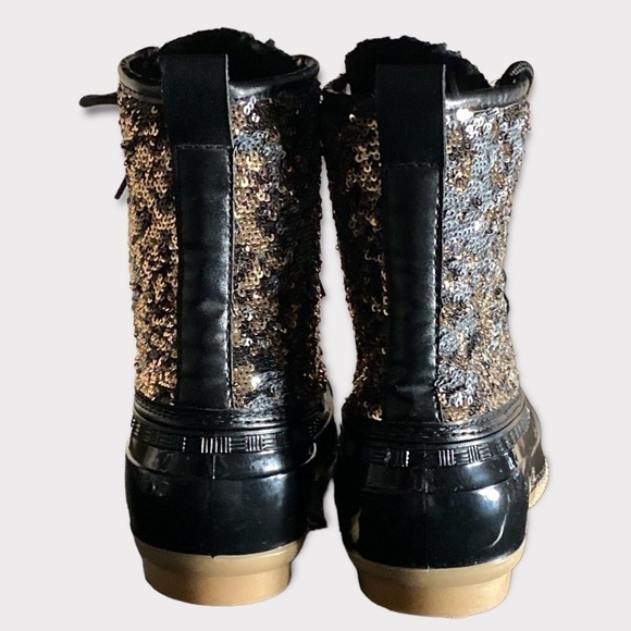 OLIVIA MILLER Water Resistant Black with Gold Sequin Duck Boots Size 7 N… - Picture 5 of 15